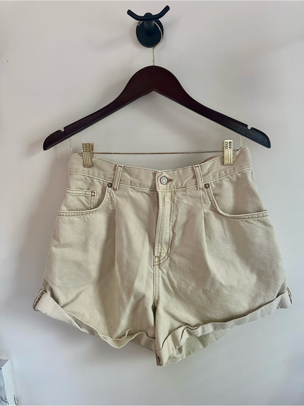 Revolve x We The Free Danni Short Size Small in color ecru.